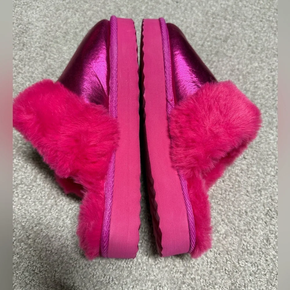 Brand New/Never Worn-Kids Cozy Pink Slippers-Size 2-3